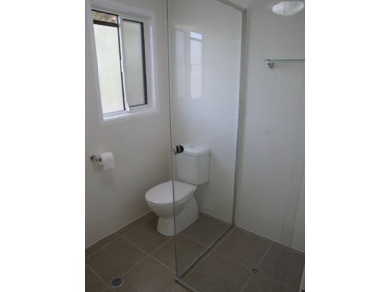 15 Lind Avenue, Southport QLD 4215