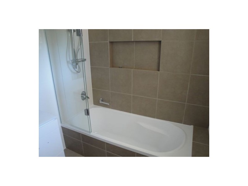 15 Lind Avenue, Southport QLD 4215