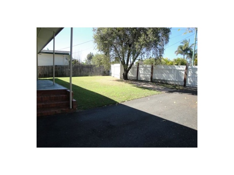 15 Lind Avenue, Southport QLD 4215