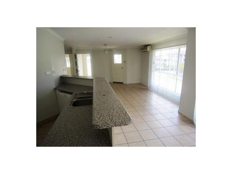 16a Loder St, Biggera Waters QLD 4216