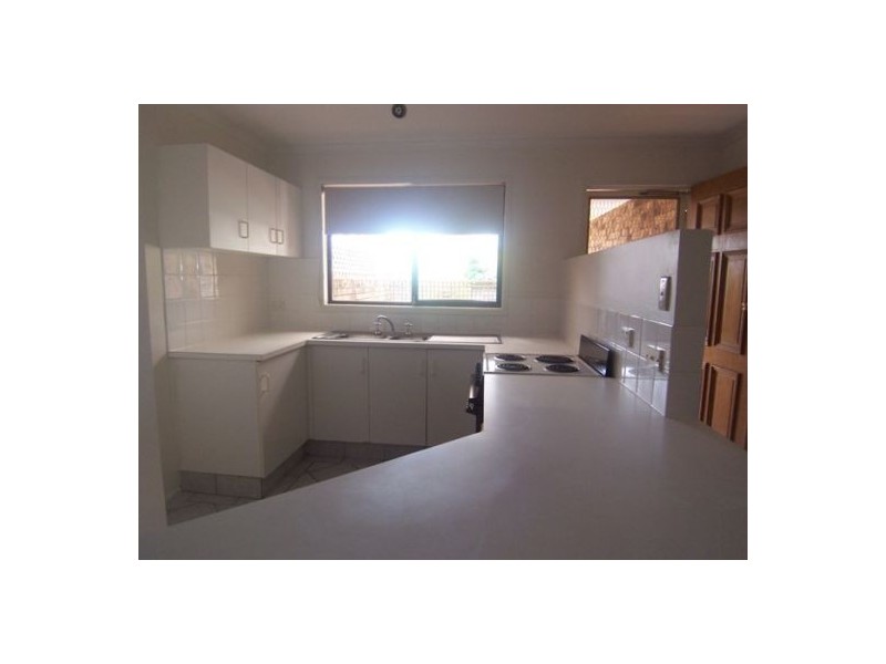 1&2/11 Avi Court, Labrador QLD 4215