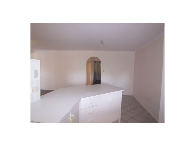 1&2/11 Avi Court, Labrador QLD 4215