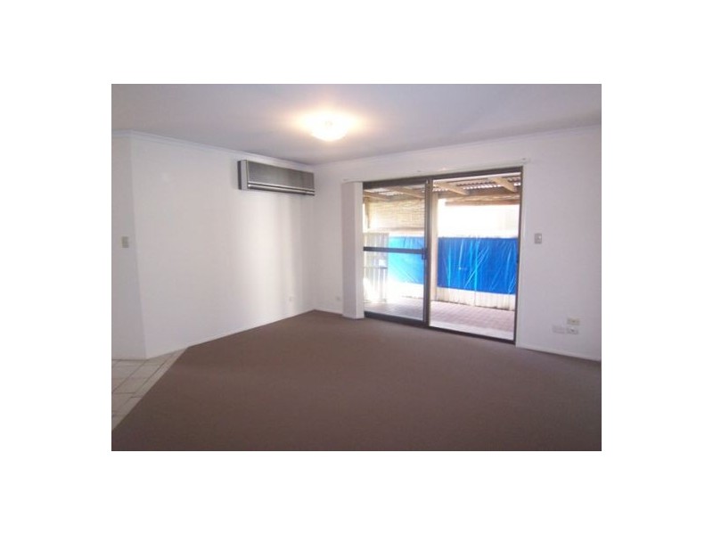 1&2/11 Avi Court, Labrador QLD 4215