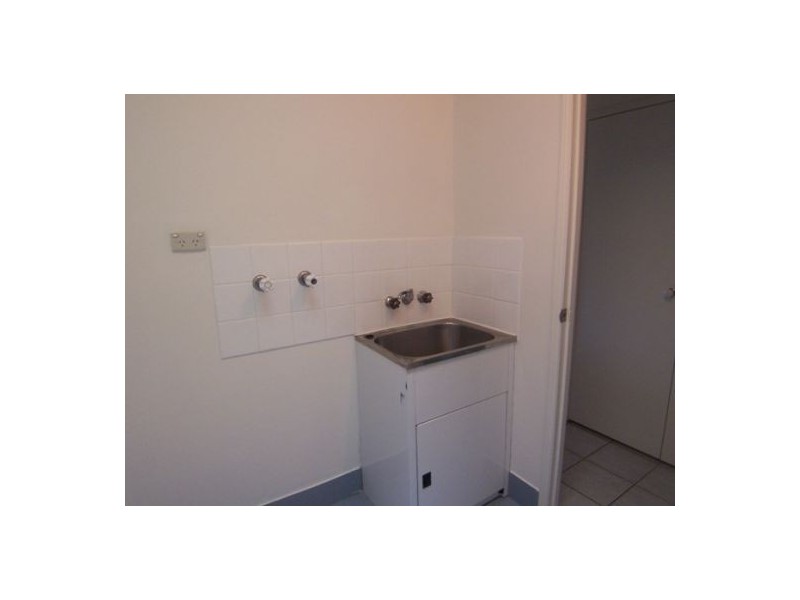 1&2/11 Avi Court, Labrador QLD 4215