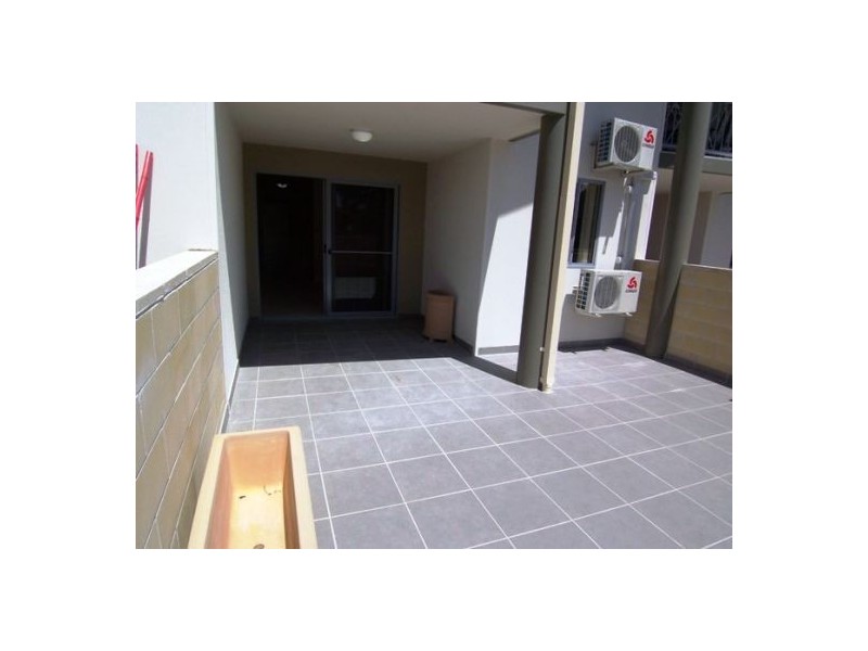 7/148 High Street, Southport QLD 4215