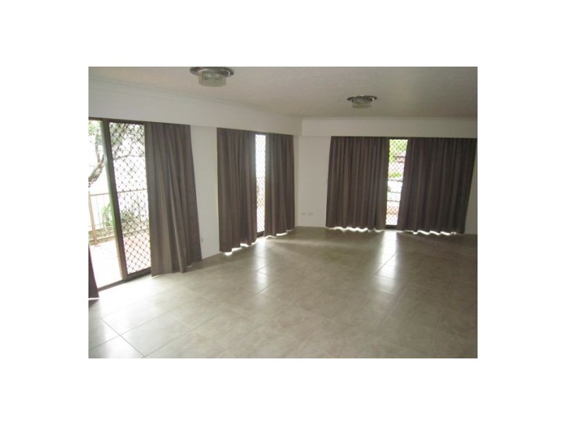 1/26 Lather Street, Southport QLD 4215