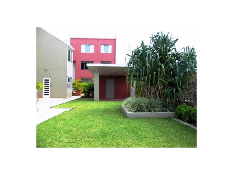 17/6-10 Rose St, Southport QLD 4215