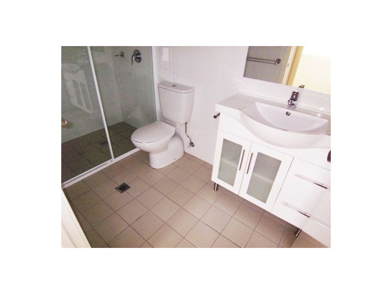 17/6-10 Rose St, Southport QLD 4215
