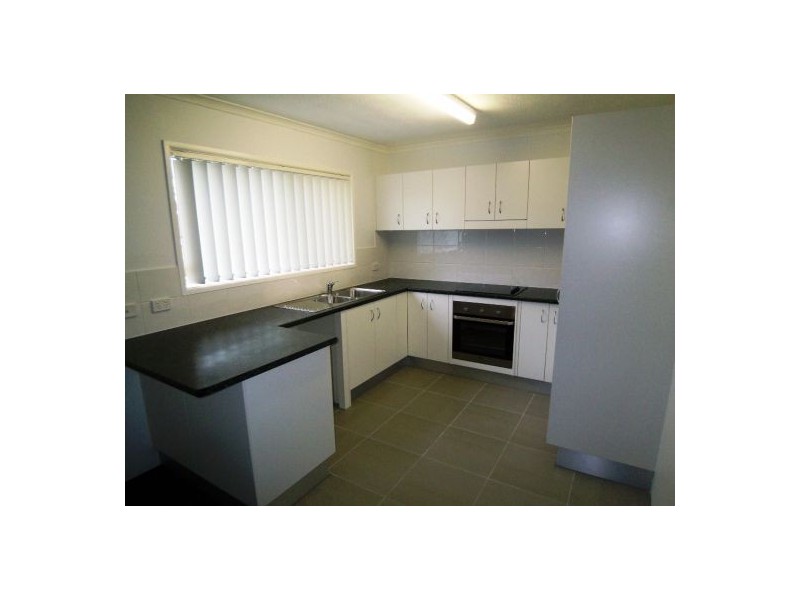 4/143 High Street, Southport QLD 4215