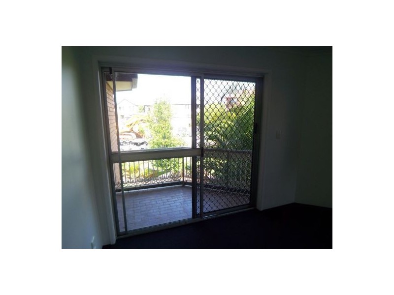 4/143 High Street, Southport QLD 4215