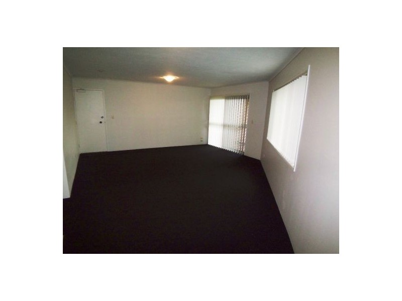 4/143 High Street, Southport QLD 4215