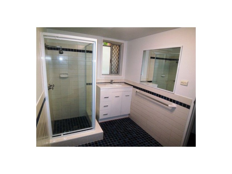 4/143 High Street, Southport QLD 4215