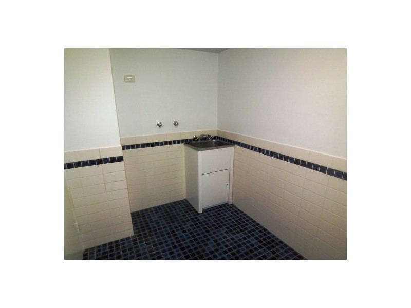 4/143 High Street, Southport QLD 4215