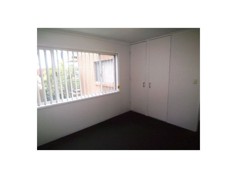 4/143 High Street, Southport QLD 4215