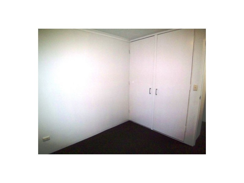 4/143 High Street, Southport QLD 4215