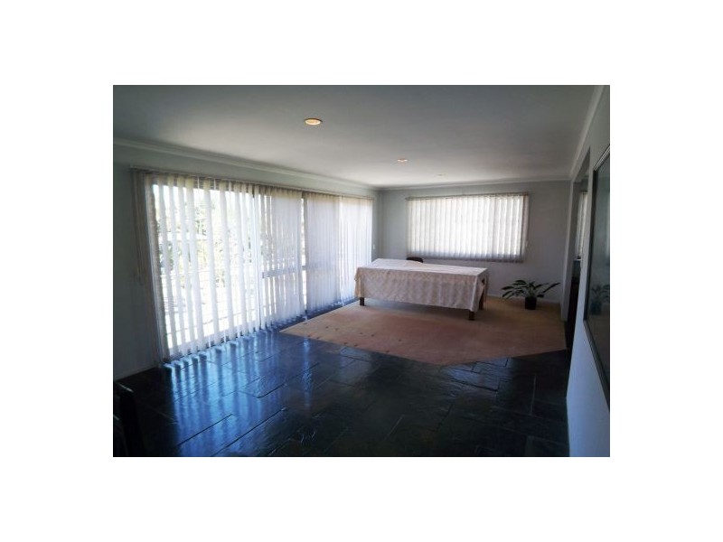 4 Ewan Street, Southport QLD 4215