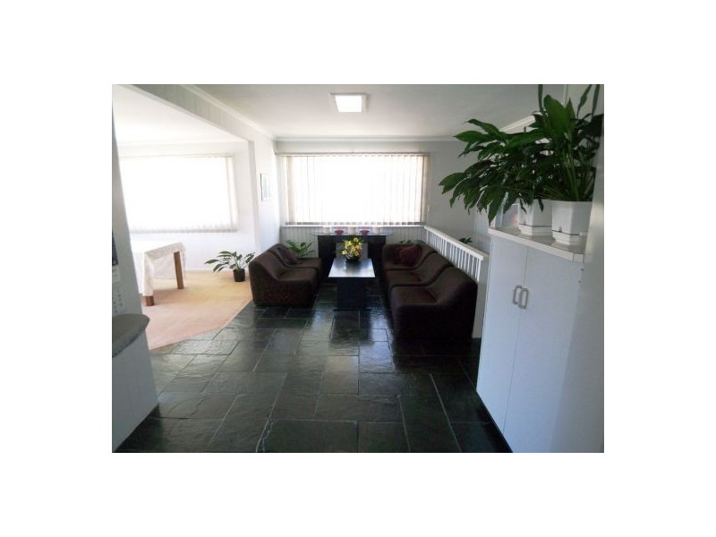 4 Ewan Street, Southport QLD 4215