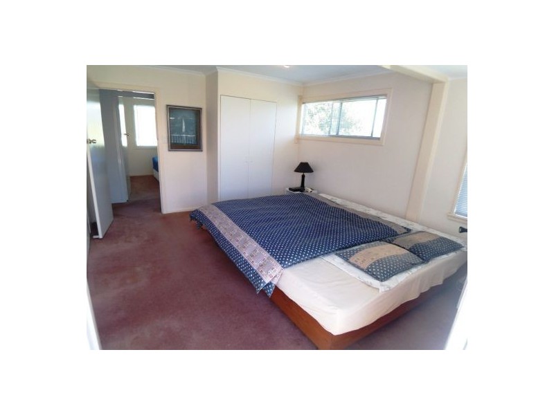 4 Ewan Street, Southport QLD 4215