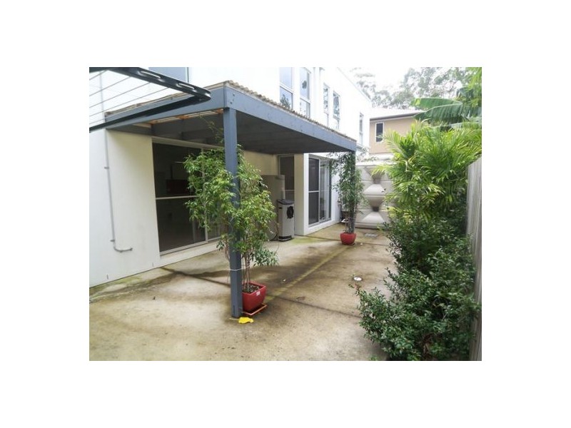 4/64 Broad Street, Labrador QLD 4215