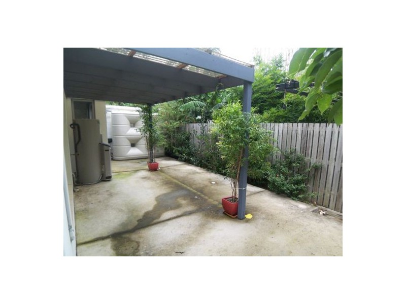 4/64 Broad Street, Labrador QLD 4215