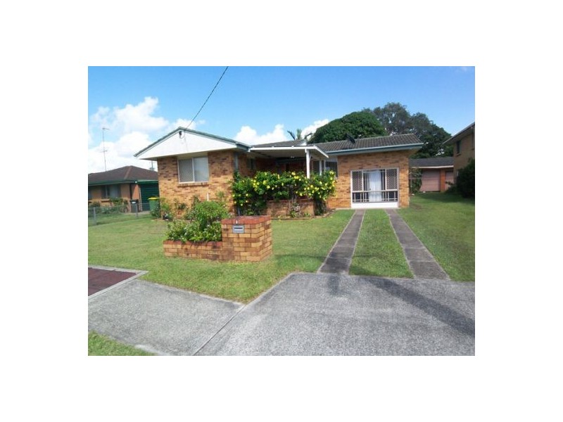 24 Morala Avenue, Runaway Bay QLD 4216
