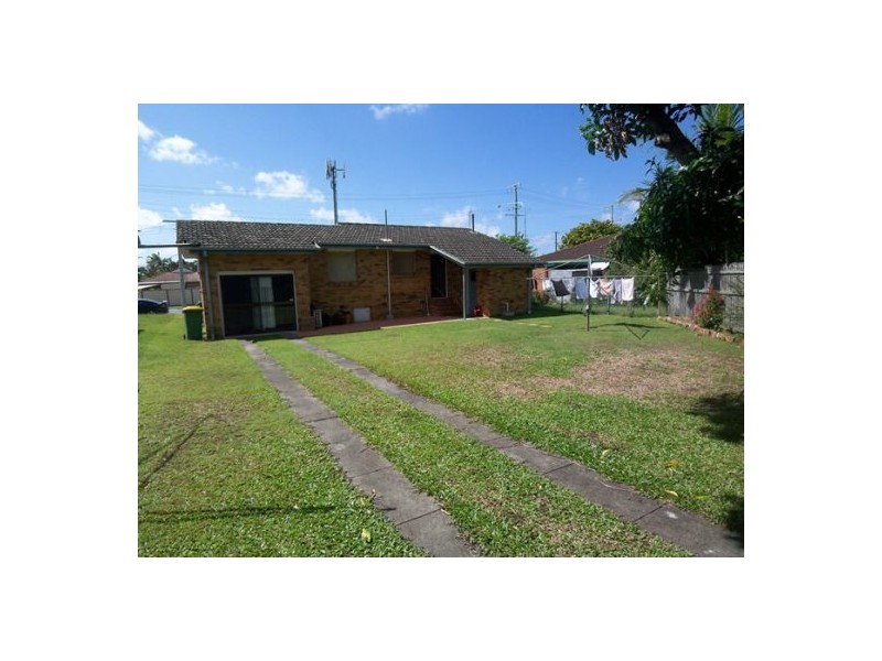 24 Morala Avenue, Runaway Bay QLD 4216