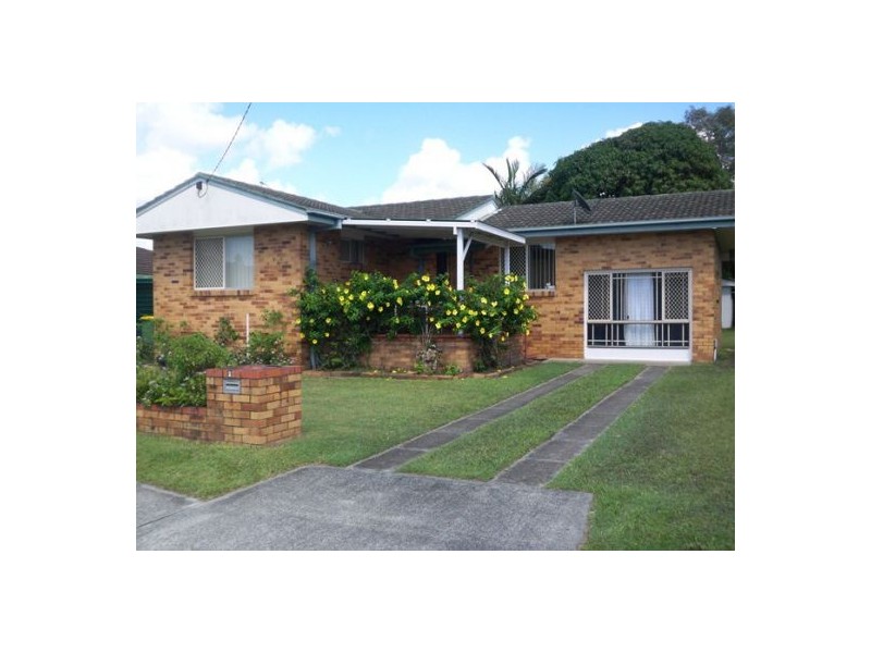 24 Morala Avenue, Runaway Bay QLD 4216