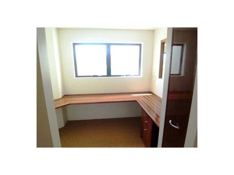 2/5 Canal Avenue, Runaway Bay QLD 4216