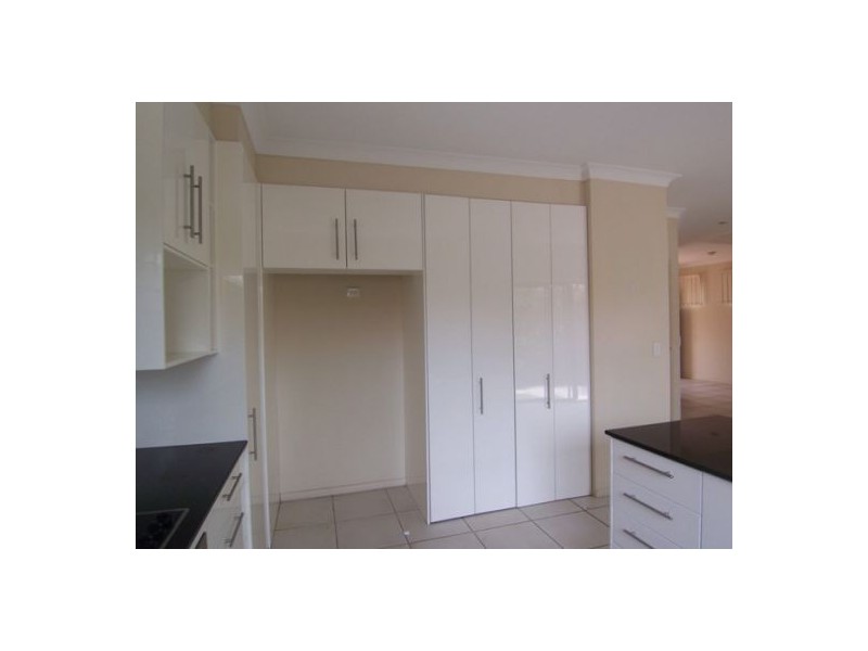 4/33 Harley Street, Labrador QLD 4215