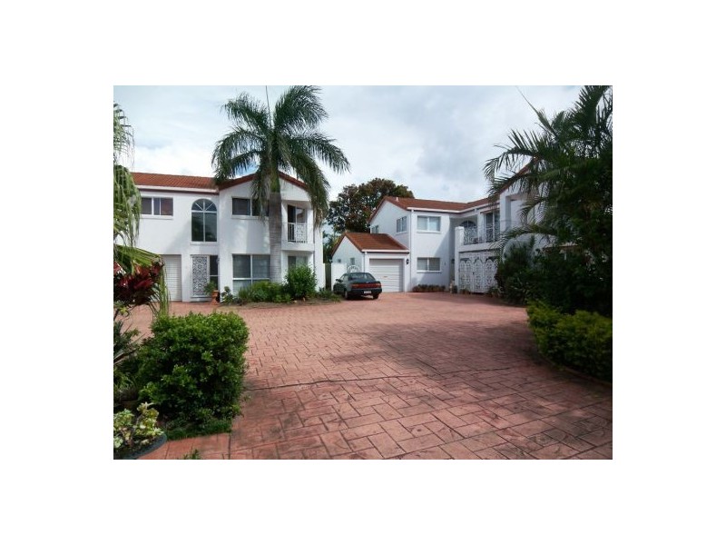 1/4 Clinton St, Labrador QLD 4215