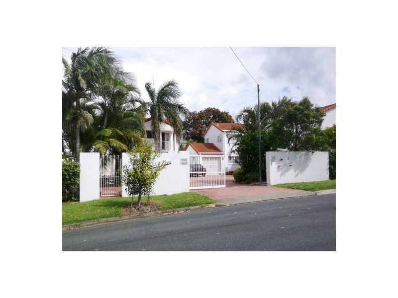 1/4 Clinton St, Labrador QLD 4215