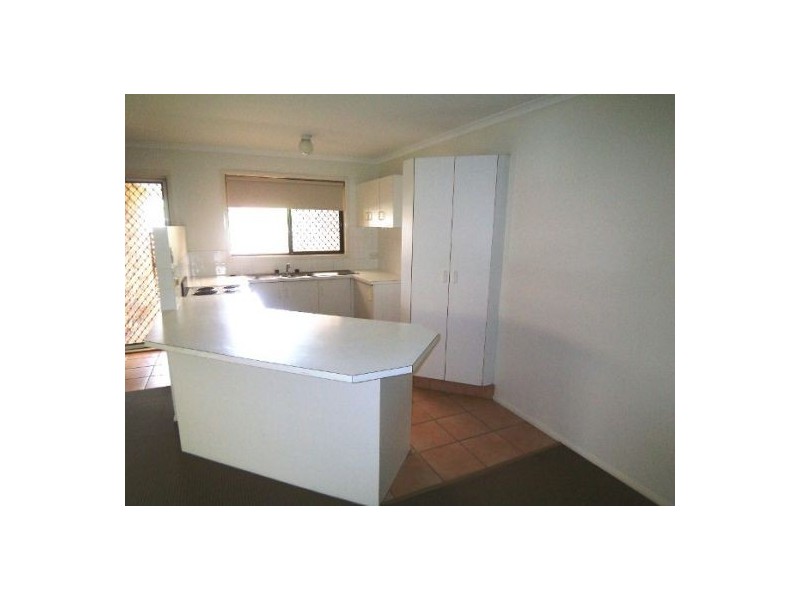 2/11 Avi Court, Labrador QLD 4215