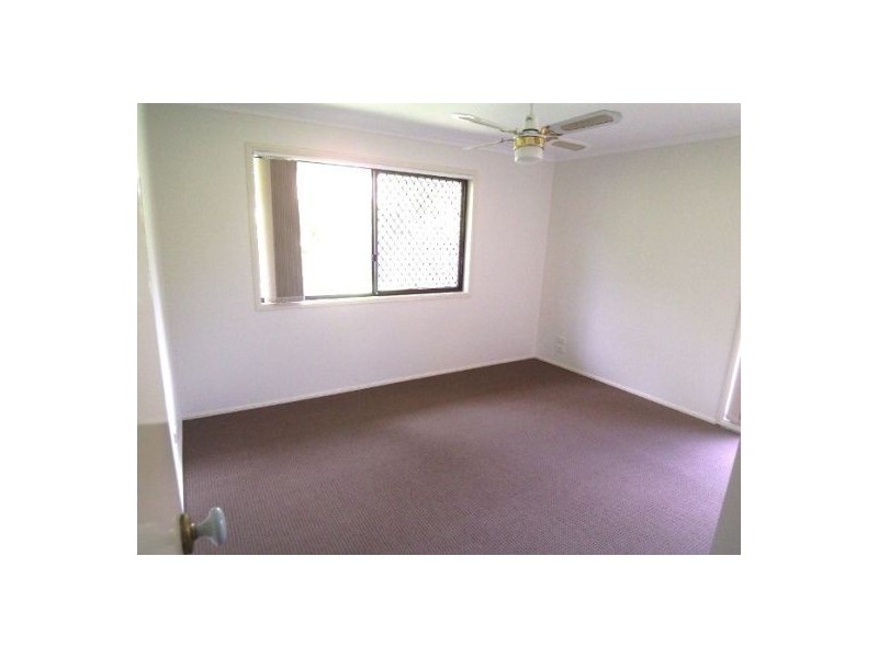 2/11 Avi Court, Labrador QLD 4215
