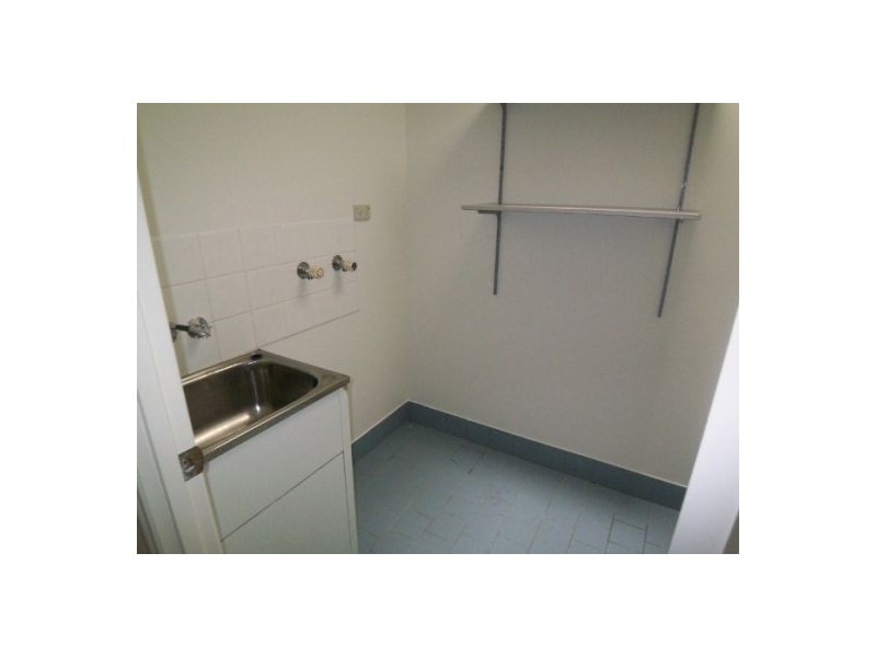 2/11 Avi Court, Labrador QLD 4215