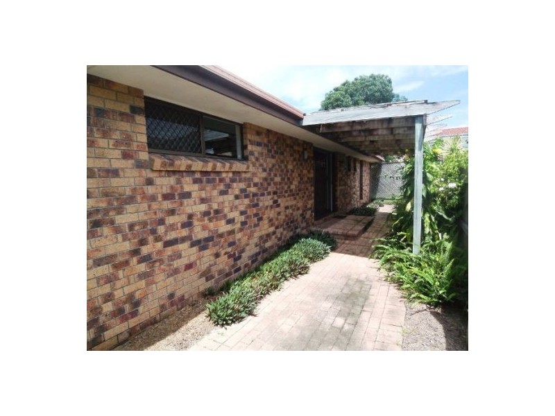 2/11 Avi Court, Labrador QLD 4215