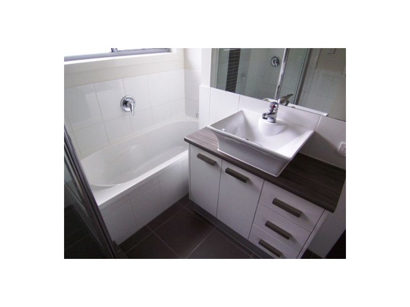 8/16-18 Geoff Wolter Drive West, Molendinar QLD 4214