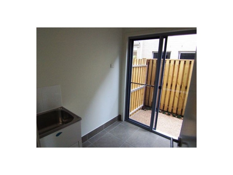 8/16-18 Geoff Wolter Drive West, Molendinar QLD 4214