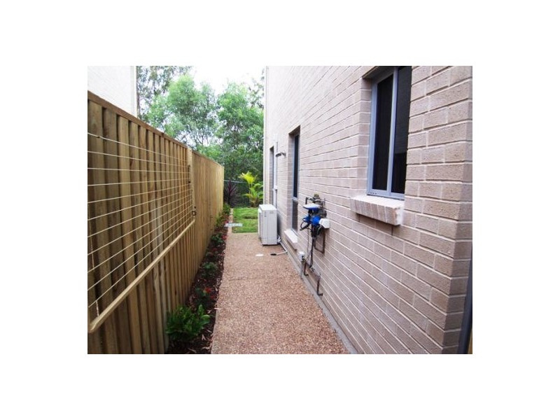 8/16-18 Geoff Wolter Drive West, Molendinar QLD 4214