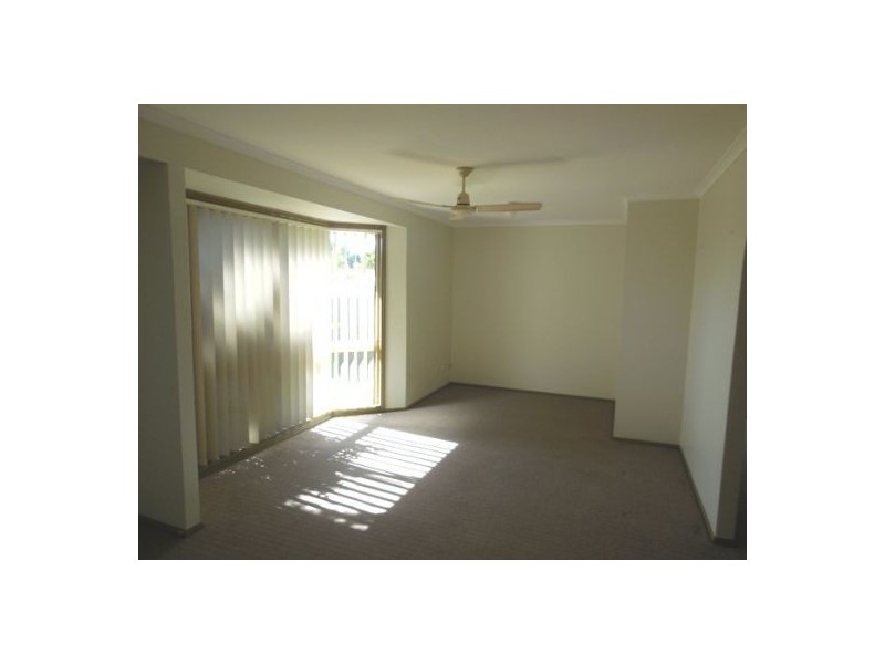 1/7 Avi Court, Labrador QLD 4215