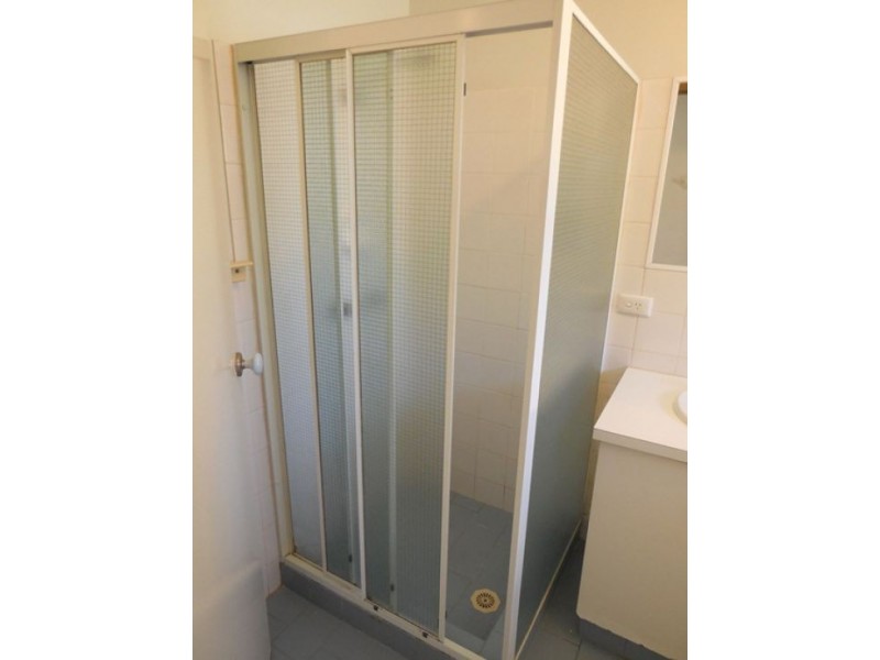 1/7 Avi Court, Labrador QLD 4215