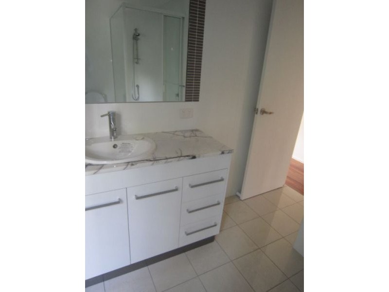 94 Benowa Road, Southport QLD 4215