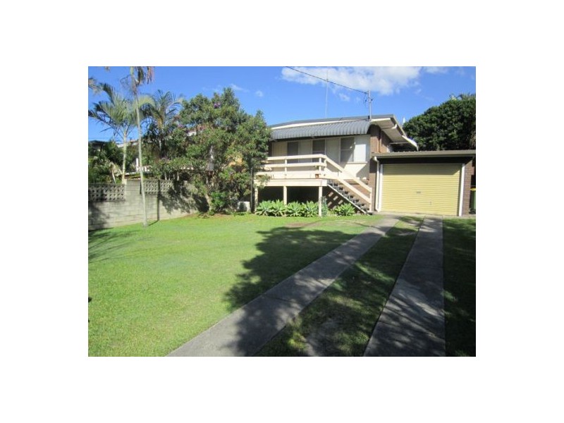 94 Benowa Road, Southport QLD 4215