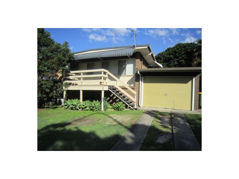 94 Benowa Road, Southport QLD 4215