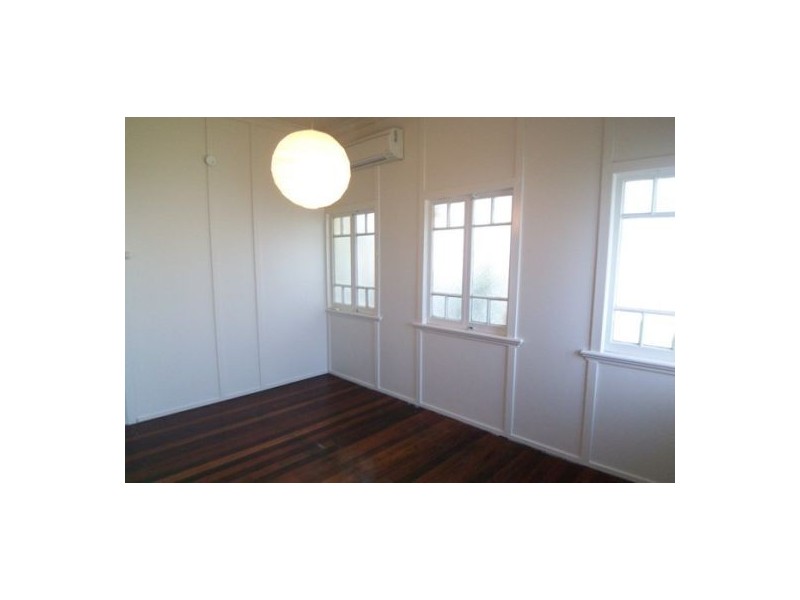 17 Walton Street, Southport QLD 4215