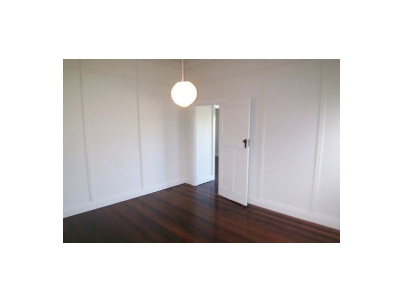 17 Walton Street, Southport QLD 4215