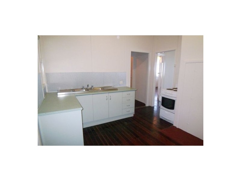 17 Walton Street, Southport QLD 4215