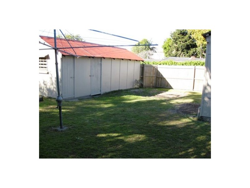 17 Walton Street, Southport QLD 4215