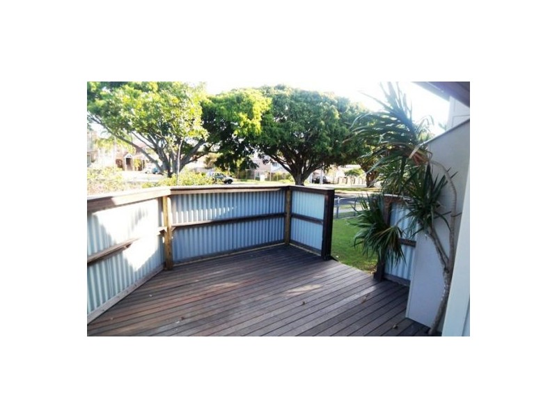17 Walton Street, Southport QLD 4215