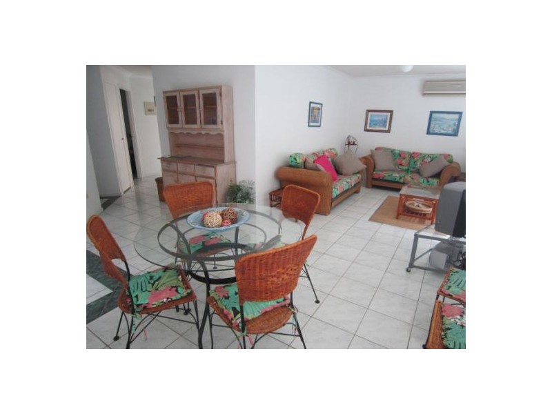 1/10 Brisbane Road, Labrador QLD 4215