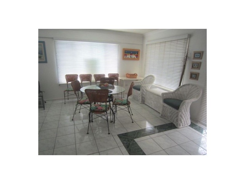 1/10 Brisbane Road, Labrador QLD 4215